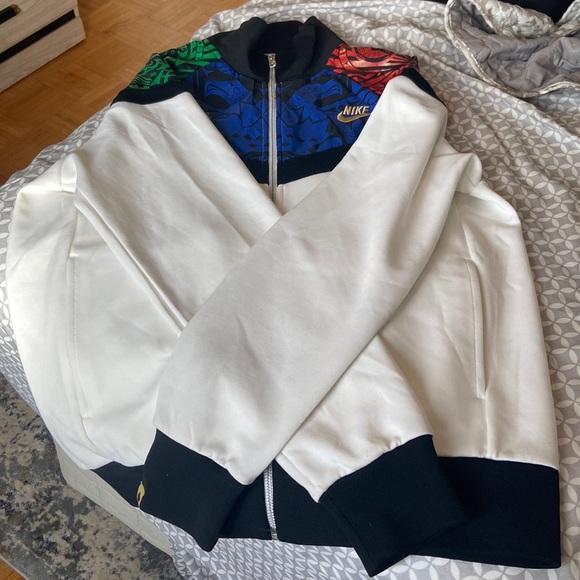 Vintage Nike Sportswear Sweater / Jacket - Picture 3 of 10
